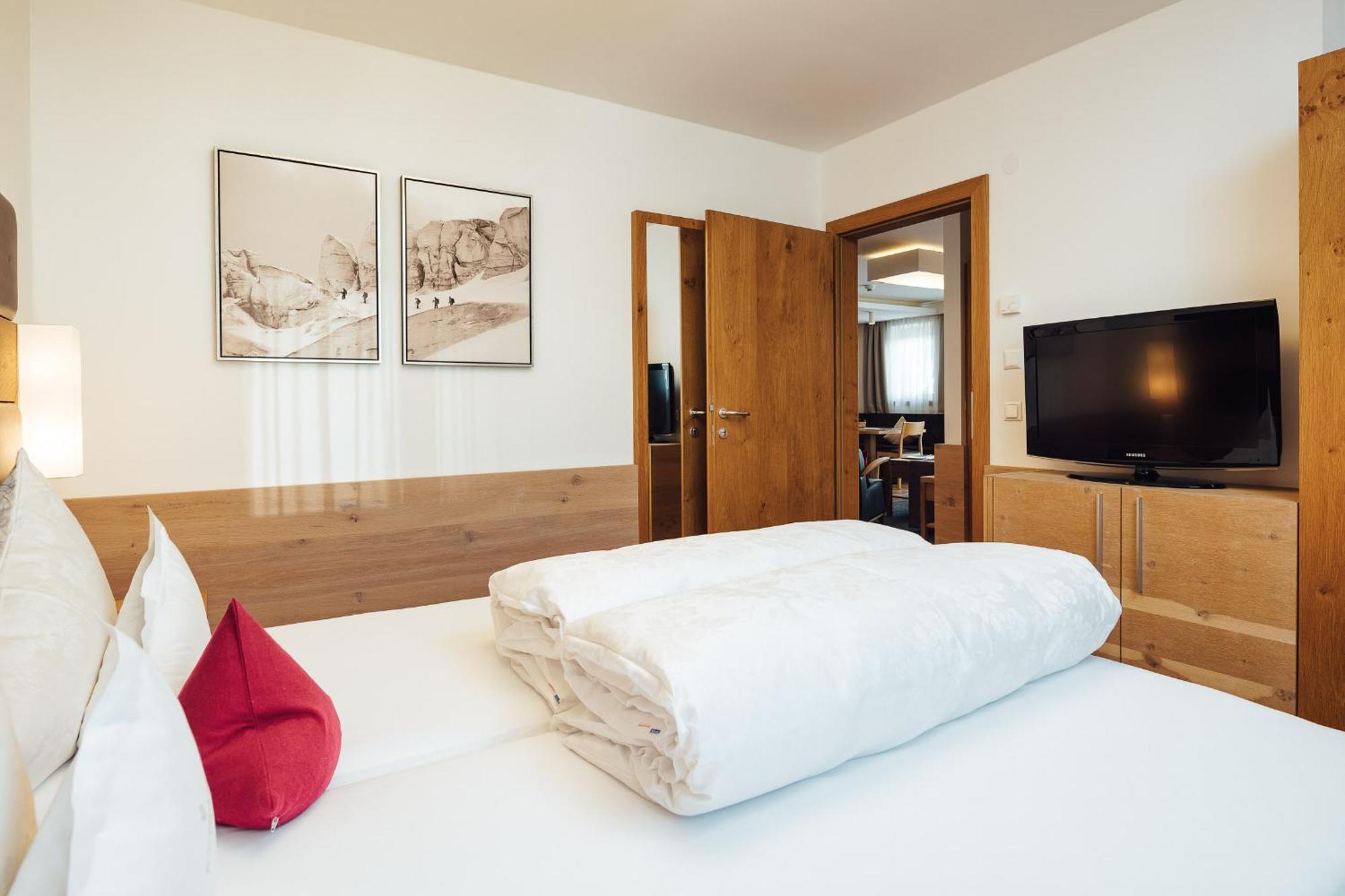 Schneeweiss Lifestyle - Apartments - Living Serfaus Værelse billede