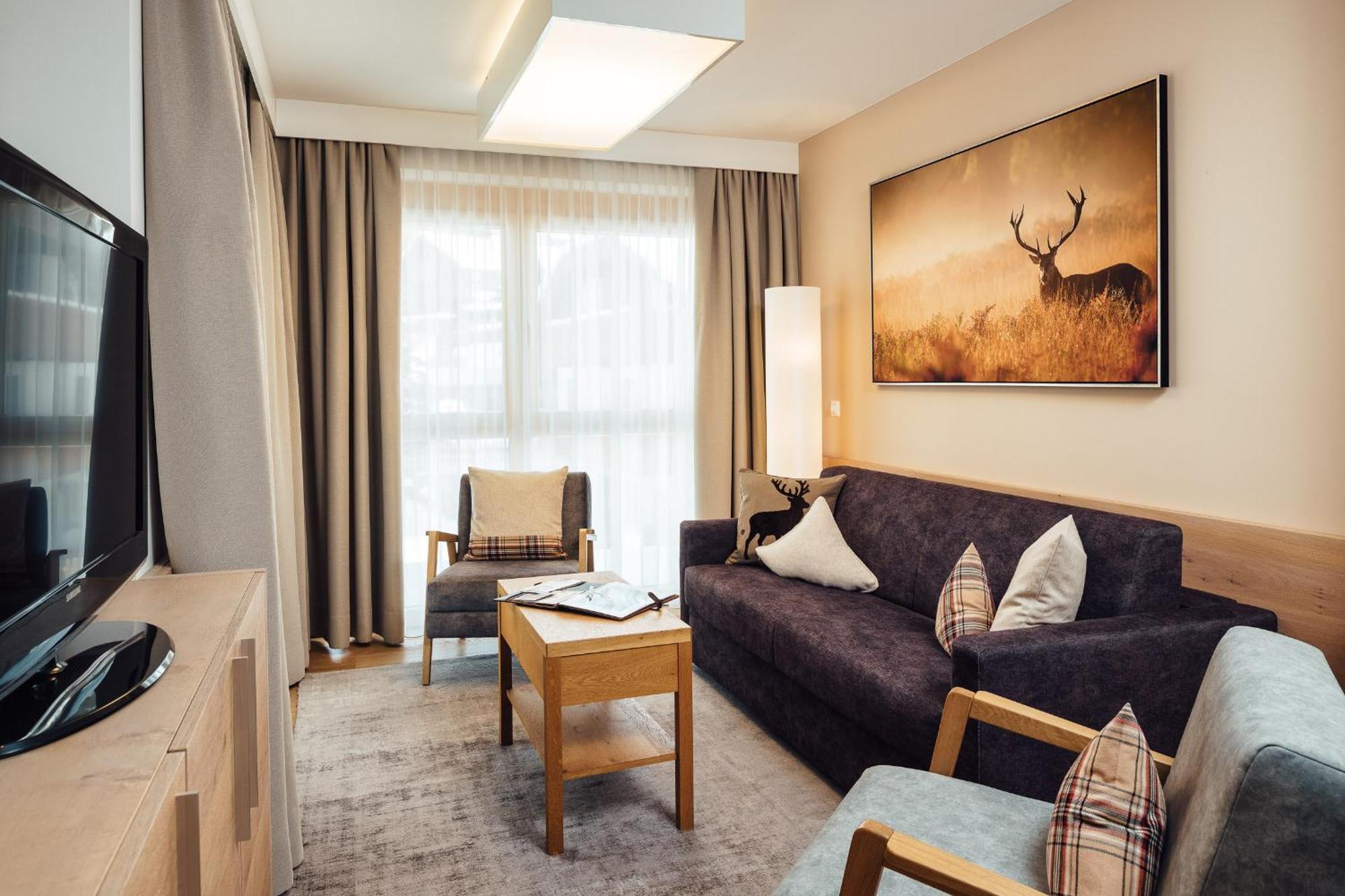 Schneeweiss Lifestyle - Apartments - Living Serfaus Værelse billede