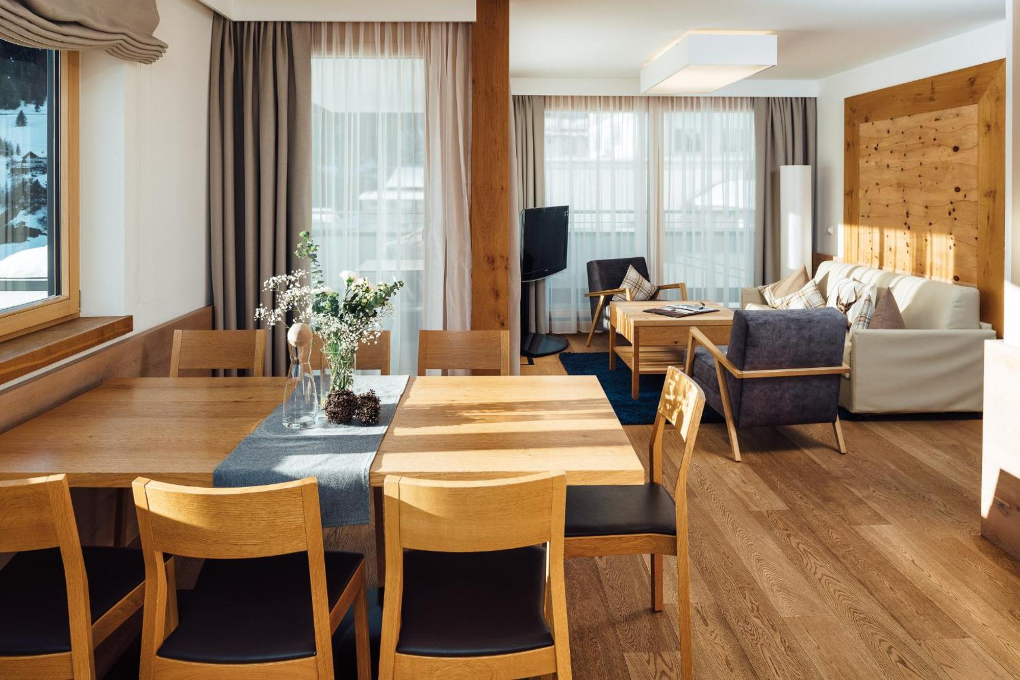 Schneeweiss Lifestyle - Apartments - Living Serfaus Værelse billede