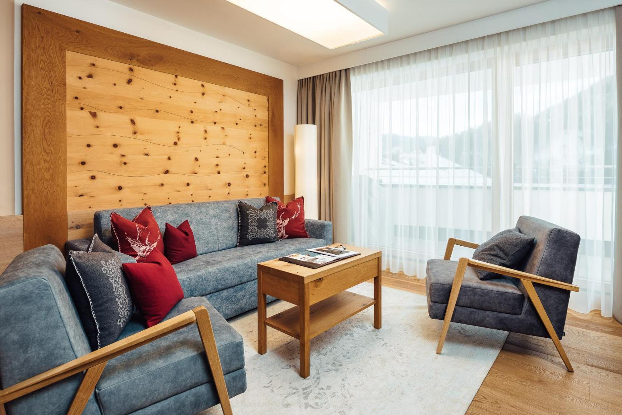 Schneeweiss Lifestyle - Apartments - Living Serfaus Værelse billede